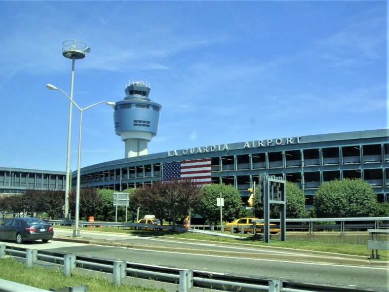 New York LaGuardia (LGA) Airport Parking Guide