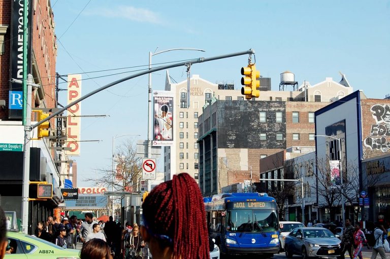 How to find convenient Harlem parking spots in NYC