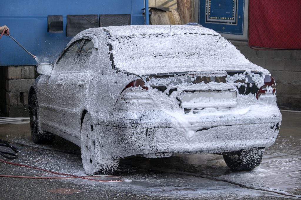 How to book the best car wash in Bloomington for the lowest price