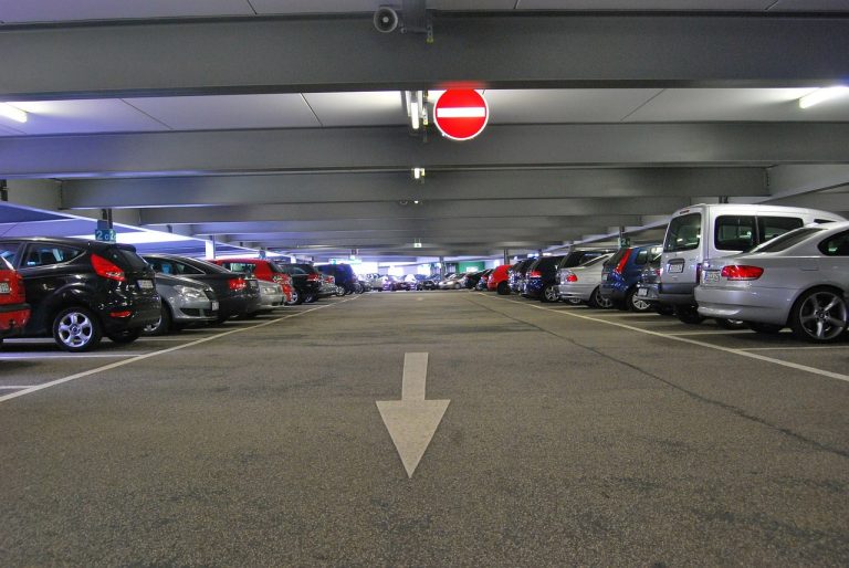 Onstreet vs. offstreet parking which should you choose?