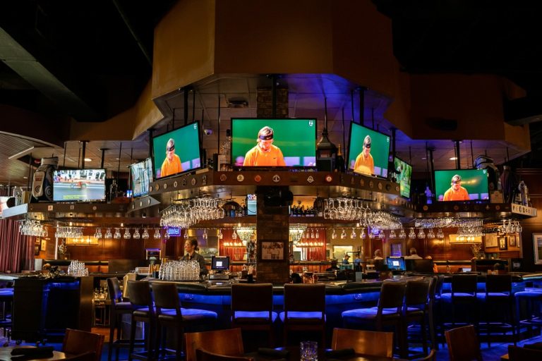 Top 10 Restaurants Near Orlando Airport