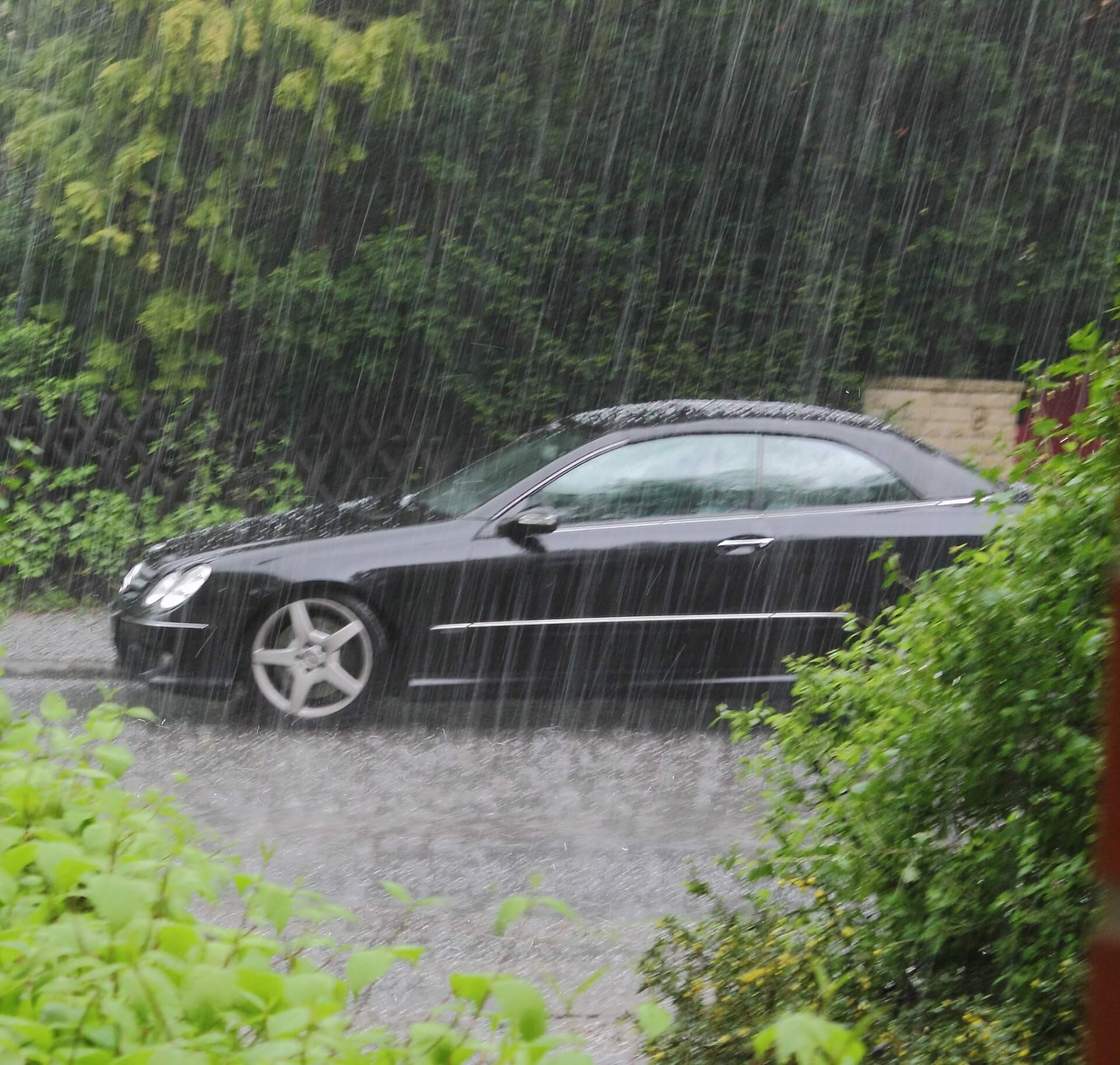 Can You Jump a Car in the Rain? How to Do It Safely