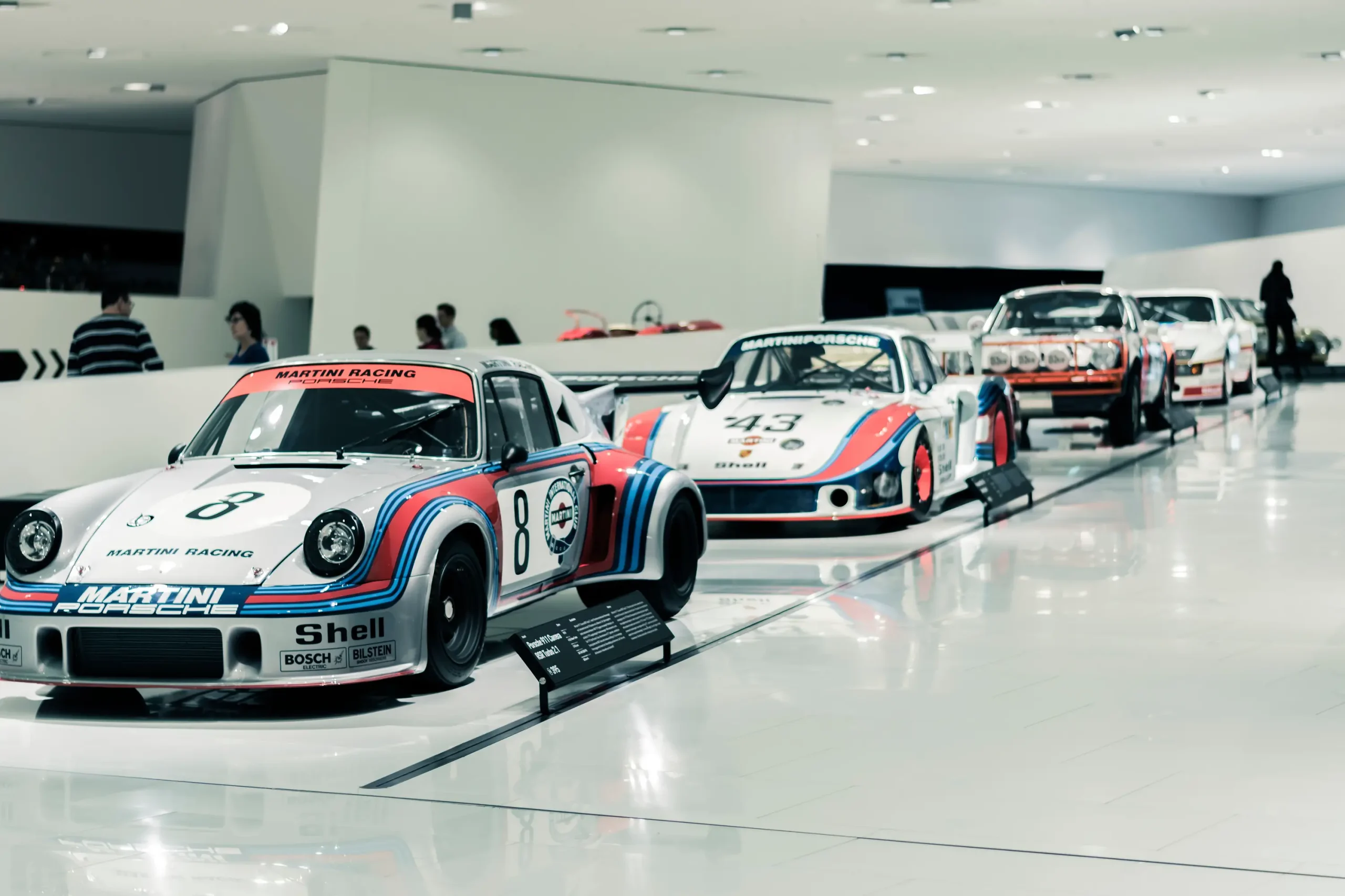 PORSCHE MUSEUM ポルシェミュージアム 荷台 ミニカー（レッド） PORSCHE MUSEUM ポルシェミュージアム 荷台 ミニカー（レッド）