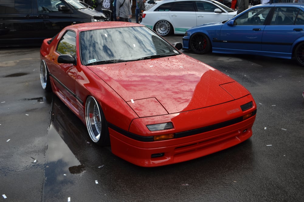 Mazda RX-7: Legenda JDM Rotary Twin-Turbo